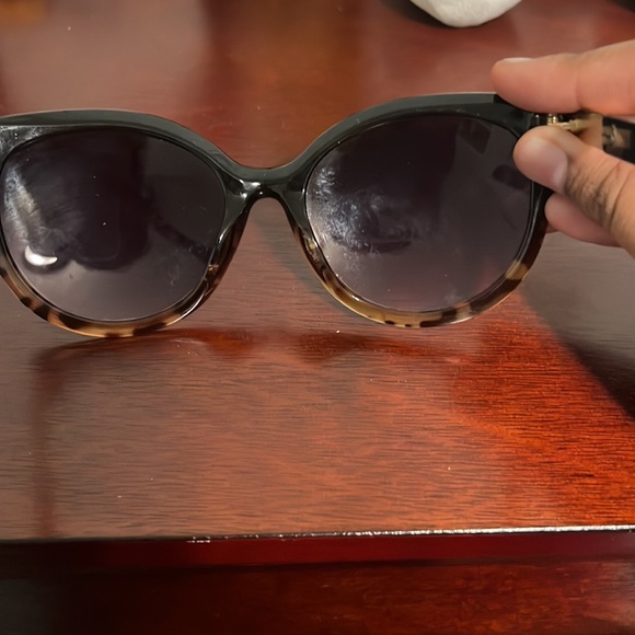 ✨2 for $10✨Ardene cat eye brown tint tortoise Sunglasses - Picture 2 of 4